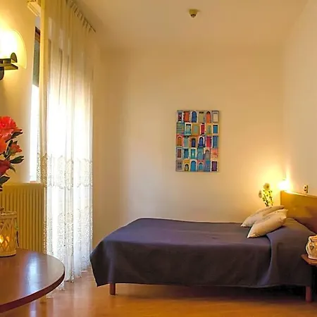 Hotel Domus 3*