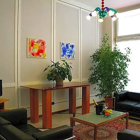 Domus Hotel 3*